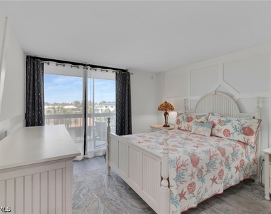 591 Seaview Court - Photo Thumbnail 15