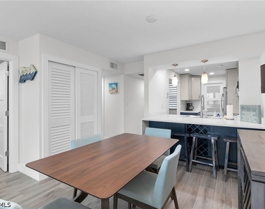 591 Seaview Court - Photo Thumbnail 10