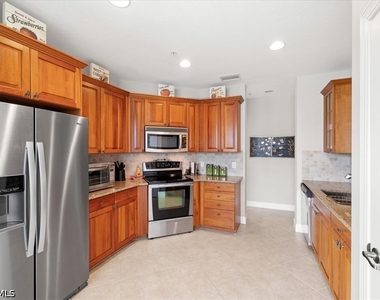 8051 Players Cove Drive - Photo Thumbnail 16