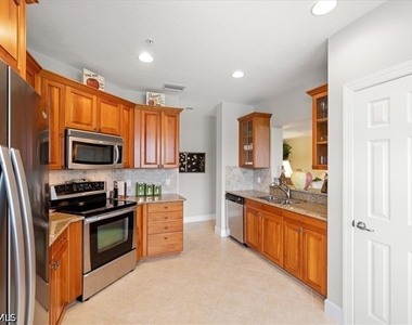 8051 Players Cove Drive - Photo Thumbnail 15