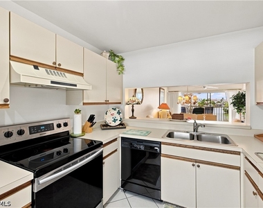 10686 Gulf Shore Drive - Photo Thumbnail 5