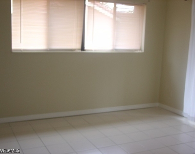 110 Cypress Way E - Photo Thumbnail 6