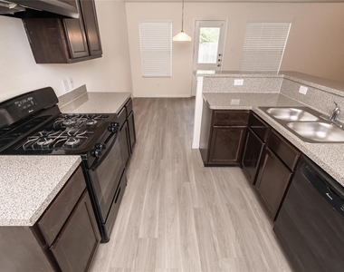 14710 Jennys Park Place - Photo Thumbnail 2