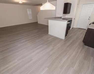 14710 Jennys Park Place - Photo Thumbnail 3