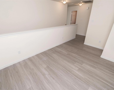 14710 Jennys Park Place - Photo Thumbnail 6