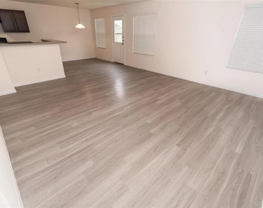 14710 Jennys Park Place - Photo Thumbnail 4
