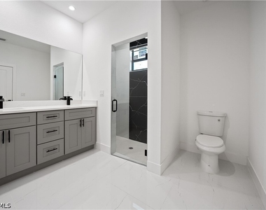 2458 Nw 9th Terrace - Photo Thumbnail 18