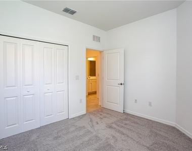 2599 Vine Avenue - Photo Thumbnail 28