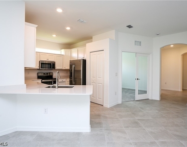 2599 Vine Avenue - Photo Thumbnail 4