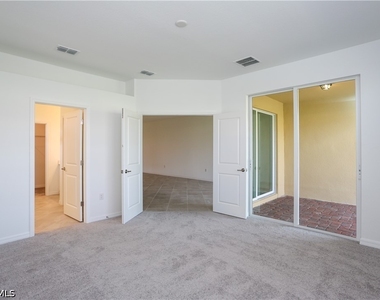2599 Vine Avenue - Photo Thumbnail 15