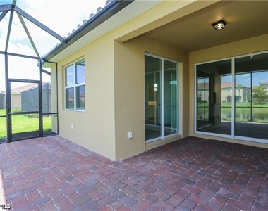 2599 Vine Avenue - Photo Thumbnail 30