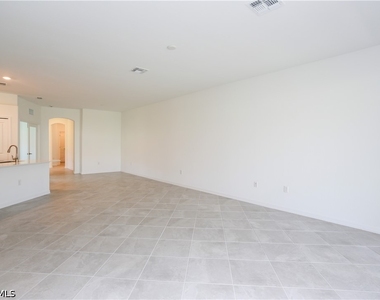 2599 Vine Avenue - Photo Thumbnail 11