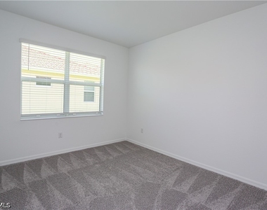 2599 Vine Avenue - Photo Thumbnail 22