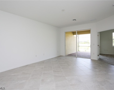 2599 Vine Avenue - Photo Thumbnail 10