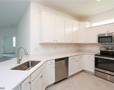 2599 Vine Avenue - Photo Thumbnail 5