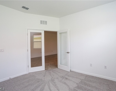 2599 Vine Avenue - Photo Thumbnail 23