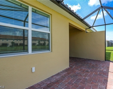 2599 Vine Avenue - Photo Thumbnail 31