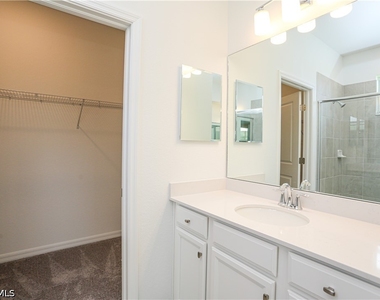 2599 Vine Avenue - Photo Thumbnail 19