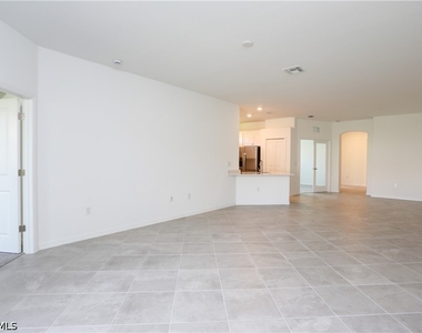 2599 Vine Avenue - Photo Thumbnail 12