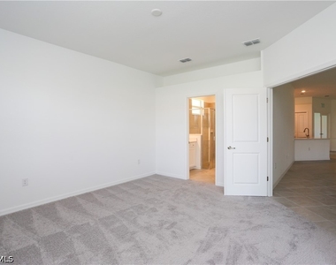 2599 Vine Avenue - Photo Thumbnail 16