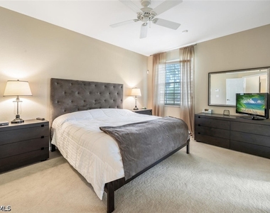 7130 Blue Juniper Court - Photo Thumbnail 15