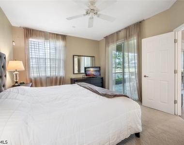 7130 Blue Juniper Court - Photo Thumbnail 16