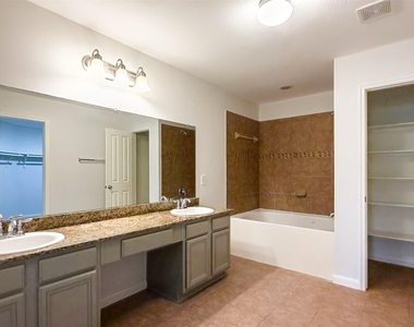 4318 Richland Chambers Lane - Photo Thumbnail 30