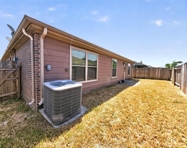4318 Richland Chambers Lane - Photo Thumbnail 35