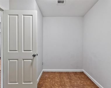 4318 Richland Chambers Lane - Photo Thumbnail 11