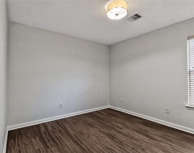 4318 Richland Chambers Lane - Photo Thumbnail 7