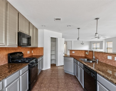 4318 Richland Chambers Lane - Photo Thumbnail 26