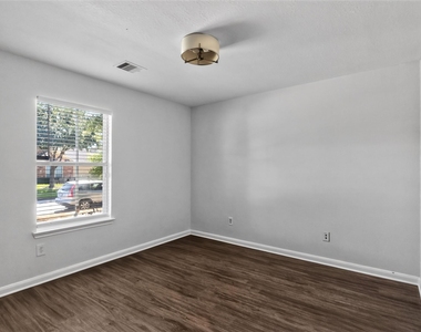 4318 Richland Chambers Lane - Photo Thumbnail 5