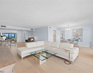 3430 Gulf Shore Boulevard N - Photo Thumbnail 5