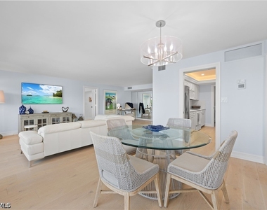 3430 Gulf Shore Boulevard N - Photo Thumbnail 8