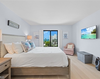 3430 Gulf Shore Boulevard N - Photo Thumbnail 15