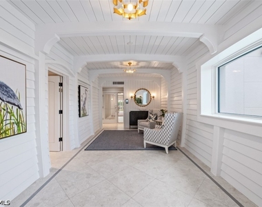 2170 Gulf Shore Boulevard N - Photo Thumbnail 11