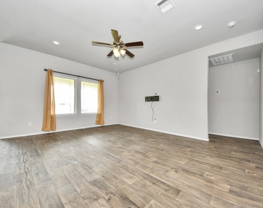 23431 Harrow Field Lane - Photo Thumbnail 4