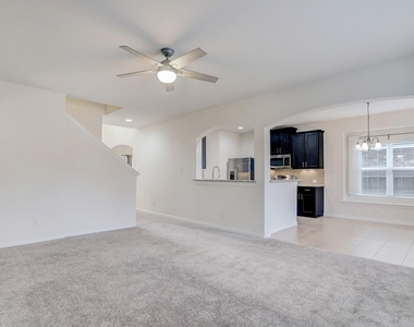 52 Hallmark Drive - Photo Thumbnail 5
