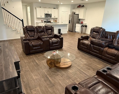 2914 Roman Forest Boulevard - Photo Thumbnail 2
