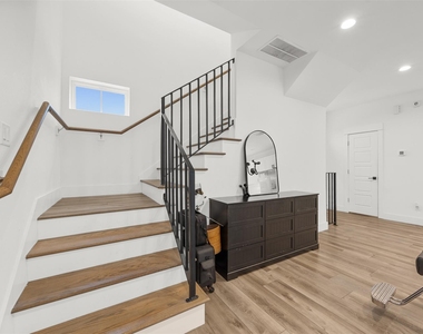 2056 Johanna Drive - Photo Thumbnail 8