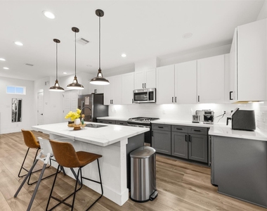2056 Johanna Drive - Photo Thumbnail 7