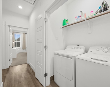 2056 Johanna Drive - Photo Thumbnail 9