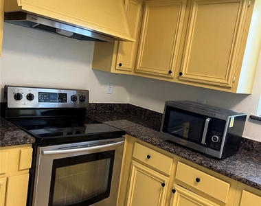 12810 Ashford Meadow Drive - Photo Thumbnail 3