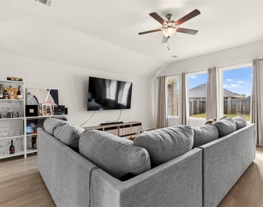 2602 Arbor Edge Crossing - Photo Thumbnail 6