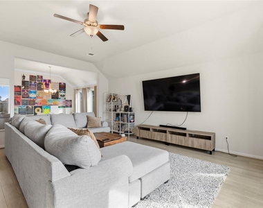 2602 Arbor Edge Crossing - Photo Thumbnail 7