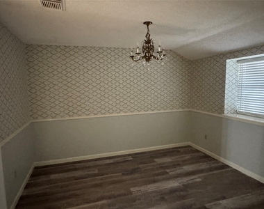2716 Stratford St Street - Photo Thumbnail 4