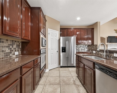 21103 Falcon Creek Court - Photo Thumbnail 11