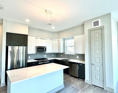 401 W 25th Street - Photo Thumbnail 10