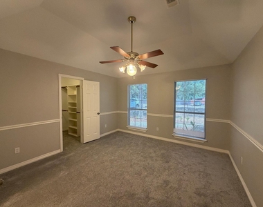 12711 Woodcreek Drive - Photo Thumbnail 6