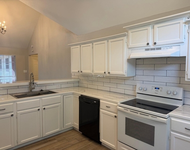 12711 Woodcreek Drive - Photo Thumbnail 5